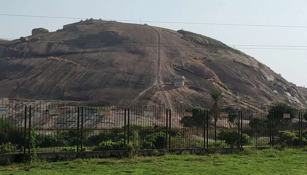 Mandaragiri-Hills-Jain-temple
