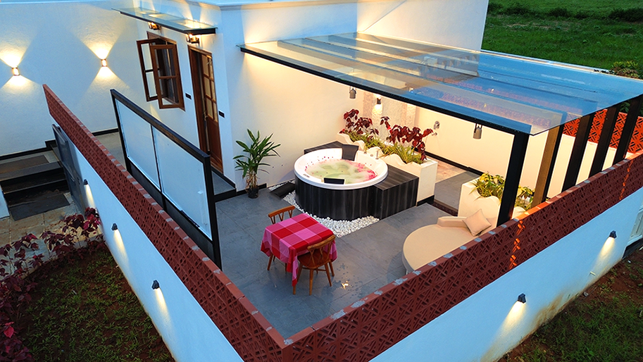 Juliet Villa