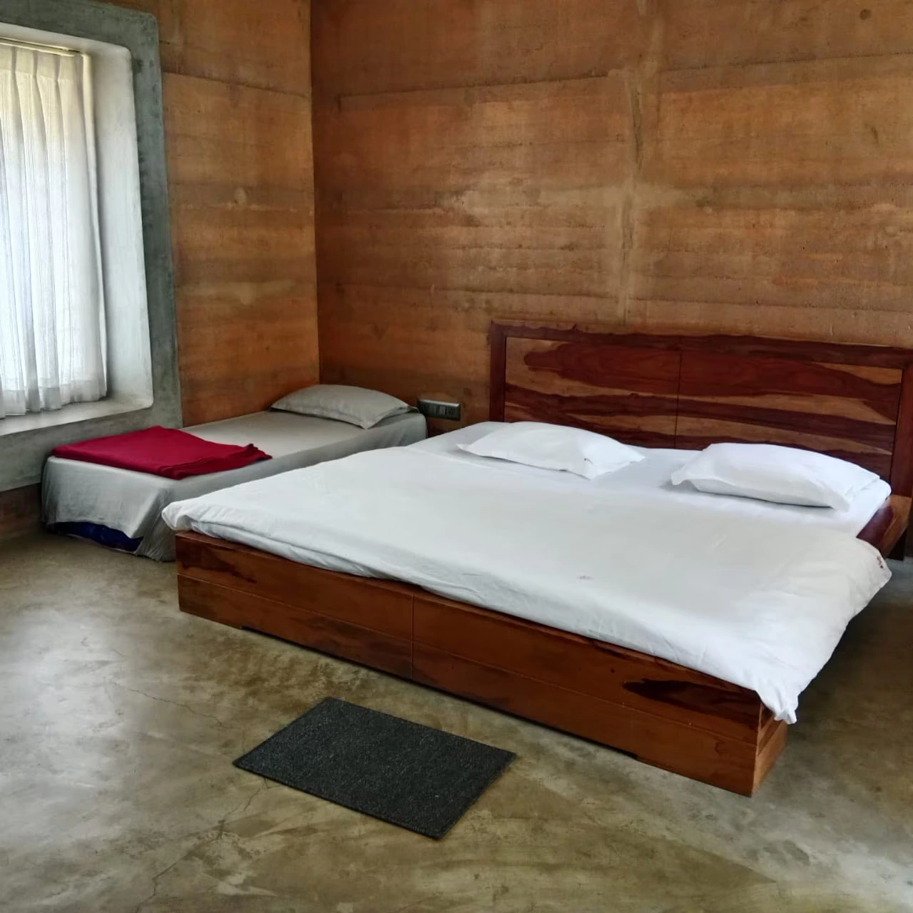 hotel-img