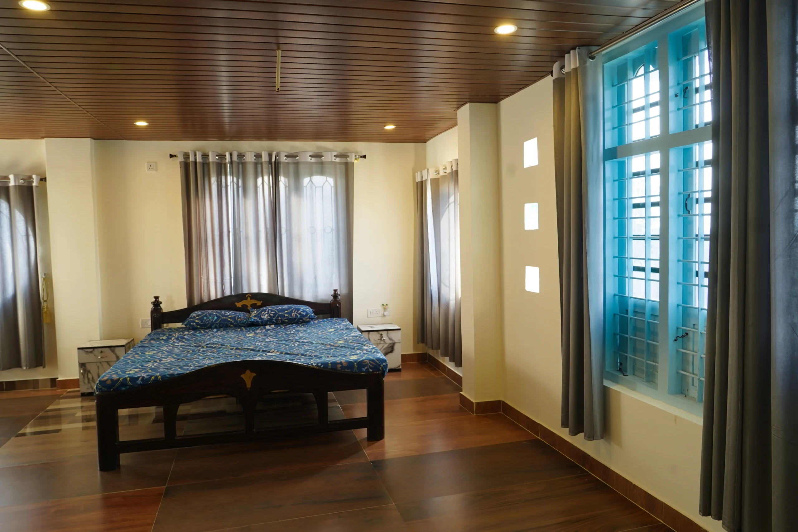 hotel-img